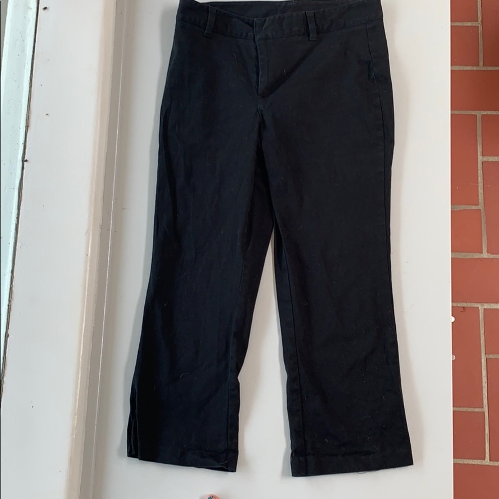 Black slim leg capris with slit- 3 in juniors